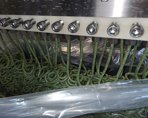 老客戶來帶物料來天潤考察真空滾揉機肉制品系列寵物零食擠出機(圖2) 老客戶來帶物料來天潤考察真空滾揉機肉制品系列寵物零食擠出機(圖2)